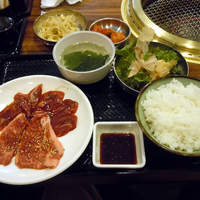 一頭買焼肉 玄 浅草本店 - 「和牛カルビ＆ロース定食」980円