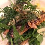 PIZZA BORSA - で、オススメから選んだスモークサンマとアンディーブのサラダ