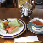 Cafe＆gallary 楠 - 抹茶レアチーズと紅茶