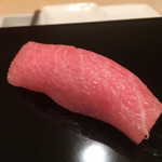 龍文支店 - 宮城県塩釜の本マグロ。トロ…塩のみで頂きます。