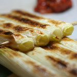 Grilled green onions