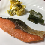 Yashirou Goya - 弥四郎小屋の朝食
                      (鮭とカボチャの和え物と佃煮)
