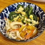 いわたや大衆食堂 - ほうれん草と厚揚げの玉子炒め