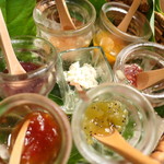 山ごぼう - 自家製ジャム6種とカッテージチーズ