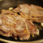 牛山精肉店 - 牛山ポークの肩ロースをソテー