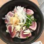 池澤鮮魚 - 鰹タタキ丼！しっかり酢飯でわさび醬油でガリもうま！