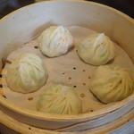 點水樓 - 海老と糸瓜の小龍包(ハーフ)