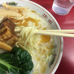 海皇 - 白っぽいシコシコパツパツの麺