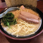 Tsurumiya - 醤油ラーメン 680円