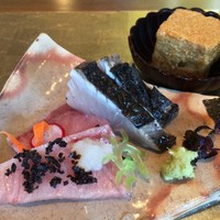 白金台こばやし - 造り：鰤と鰆　泡醤油で