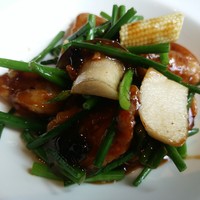 龍天門 - 鶏肉の黒豆ソース炒め
