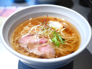 Tenrai ken - 琥珀醤油味玉拉麺