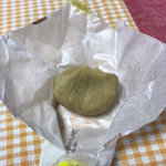 御菓子所　吉野屋 - 栗きんとんは、こんな感じですよ。
      大きさは、栗そのものって感じです。