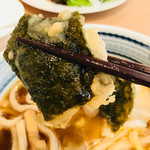 かま濃 - ちからうどん 海苔が巻かれた揚げ餅が2個！海苔が香ばしくて美味しいです。お腹膨れます！