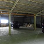 倉庫の中に６台かな