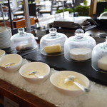 MANDARIN ORIENTAL - チーズの種類も豊富。ブルーチーズまである！