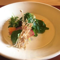 ろあん松田 篠山店 - 山椒オイルを使用した温かいサラダ