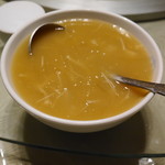 均元樓 - 柱入りフカヒレスープ