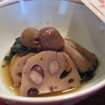 草喰 なかひがし - ９月【焚き物】蓮根の小豆射込・虚無僧茸・賀茂茄子