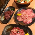 焼肉・しゃぶしゃぶ けんけん - けんけんサラダ 、牛タン、徳カルビ、サガリ