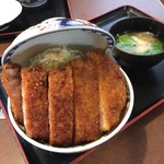 ジャンボソースカツ丼（税込1930円）