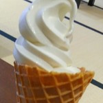 八方茶屋 - 松田牛乳入りオリジナルソフトクリーム