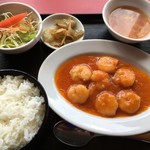 孔子餐店 - 2017年9月 ランチ（Ｂ）のエビのチリソース煮 860円（税込）