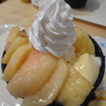 フルーツ スノー オオスミ - 旬のかき氷(もも) 900円
