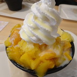 フルーツ スノー オオスミ - マンゴーかき氷650円