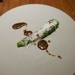 エスピス - アオリイカと豚肉を詰めて焼いた万願寺唐辛子　ペコリーノチーズをまぶして