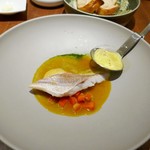 エスピス - ハマグリと夏野菜でだしを取ったブイヤベースを掛けていただきます