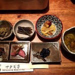 信州マタギ亭 - 蜂の子、ジゴボウ、ふきのとう、キャラブキ、ミョウガなどなど…