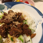 岩崎本舗 - どんぶり白ご飯にのっけて､ウマウマの角煮まぶし