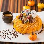 Cafe brunch TAMAGOYA - かぼちゃモンブランのハロウィンパンケーキ