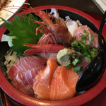 Sanchokusengyoto Nihonshu Uo - 彩どり海鮮丼のアップ