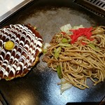 ぼて茶屋 - 【2017.10.10(火)】コンビネーション定食(Ａ)のお好み焼きと焼きそば