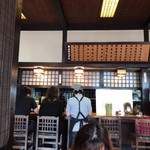 手造りうどん 楽々 - 店内