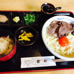 手造りうどん 楽々 - 和牛肉釜玉定食