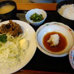 天婦羅 たる松 - 鮪頬肉唐揚。新名物だとか！　秘伝のだれに一晩つけ込んだとあるけど、意外にさっぱり