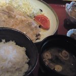 黒門燈 - 生姜焼きは普通ですが、小鉢とお米は美味しかったです♪