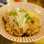 カフェアンドバー スロウ - お母さんの肉豆腐