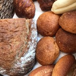 AMOUR - ブリオッシュ、カンパーニュ、クロワッサン、米粉のバゲット、など