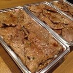 焼肉 鶯谷園 - ロース弁当