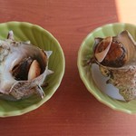 はな房 - ＠390のサザエ壷焼き2個注文