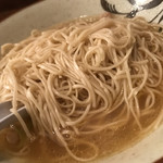 麺道はなもこし - 替え玉はこの細麺に。これがまた歯切れよくて美味いっ。