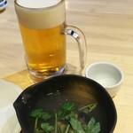 俺の魚を食ってみろ!! - 生ビールのあてに蜆の擦り流し。健康に配慮したお通しが嬉しい！