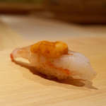 鮨 さかい - ​ ボタンエビ 昆布〆 エゾバフンウニ