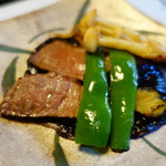 江戸三 - 牛肉のホウバ味噌焼き