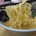 家系ラーメン 近藤家 - 麺
