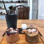 マイリトルハピネス - ナガノパープルのタルトマフィン 300円(税込)
      シャインマスカットのタルトマフィン 300円(税込)
      アイスコーヒー／アンヌブレンド 550円(税込)